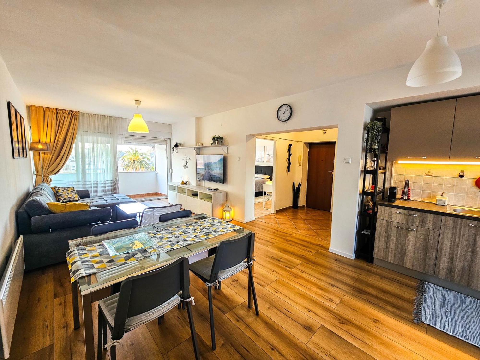 Mari Apartment