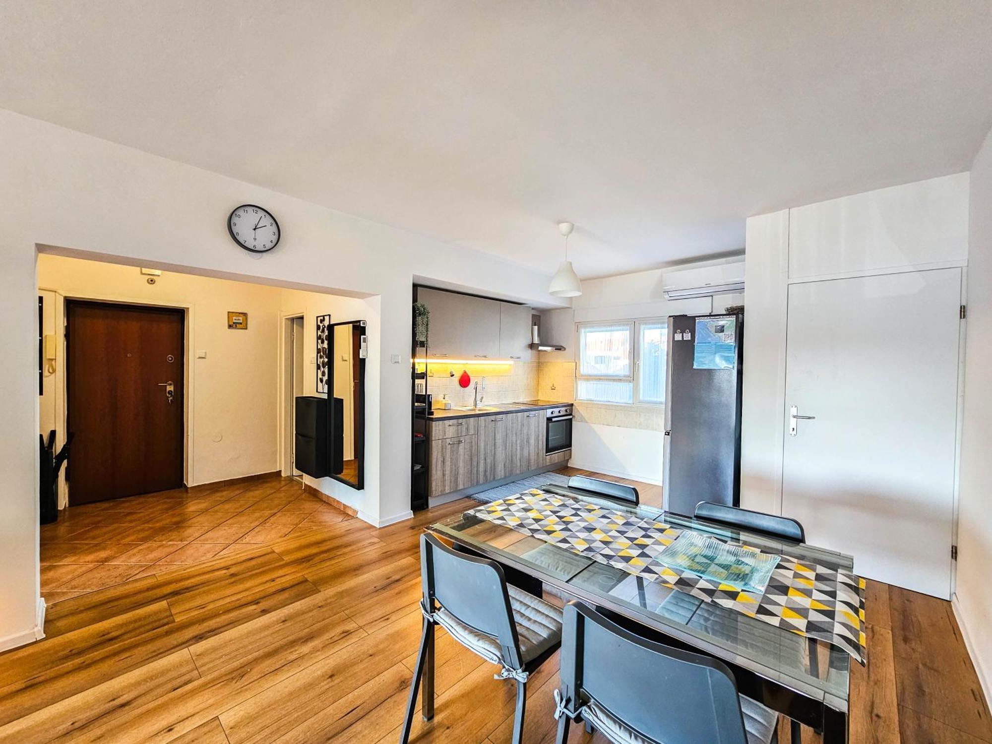 Mari Apartment *